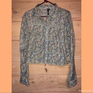 Floral cropped button down 🌼